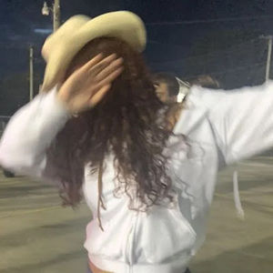 Meet your Posher, Naiara